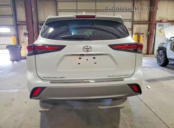 5TDKDRBH0SS581634 2025 TOYOTA HIGHLANDER Белый Вид сзади