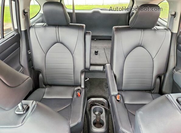 5TDKDRBH0TS608770 2026 TOYOTA HIGHLANDER White Vista de los asientos traseros