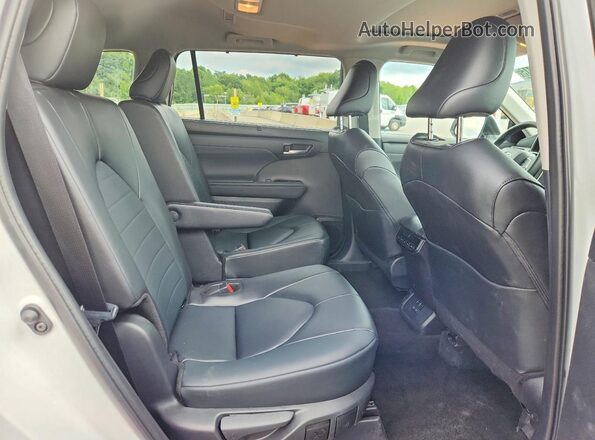 5TDKDRBH0TS608770 2026 TOYOTA HIGHLANDER White Vista interior trasera
