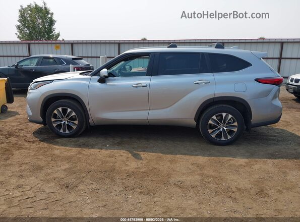 5TDKDRBH1PS047078 2023 TOYOTA HIGHLANDER Silver Սալոնի 360 աստիճան տեսք