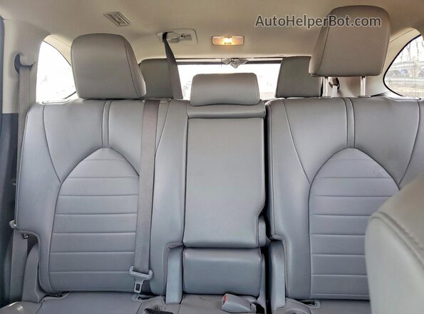 5TDKDRBH2PS031116 2023 TOYOTA HIGHLANDER Silver Հետևի նստատեղերի տեսք