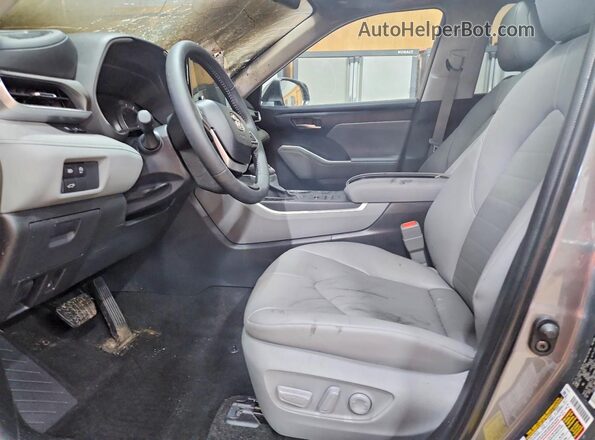 5TDKDRBH3SS592028 2025 TOYOTA HIGHLANDER Серый Вид салона спереди