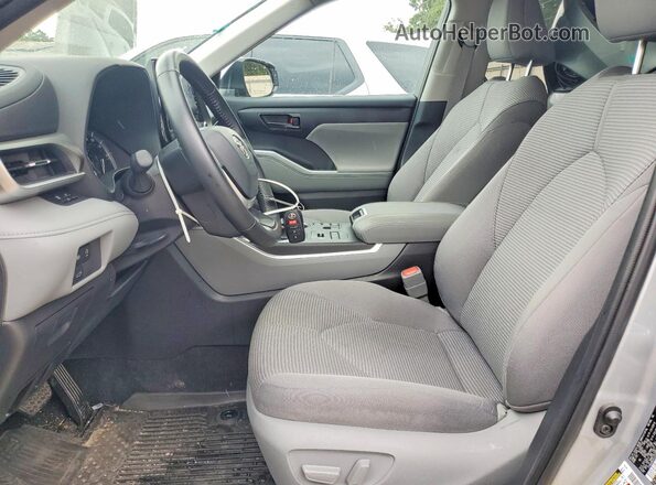 5TDKDRBH4SS576209 2025 TOYOTA HIGHLANDER Серебряный Вид салона спереди