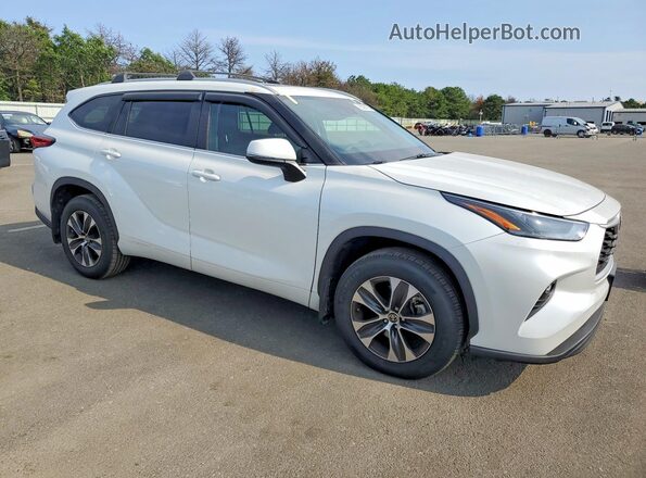5TDKDRBH5PS025892 2023 TOYOTA HIGHLANDER White Delantero derecho