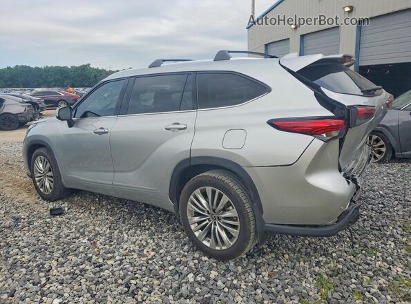 5TDKDRBH5PS513093 2023 TOYOTA HIGHLANDER Серебряный Задняя левая четверть
