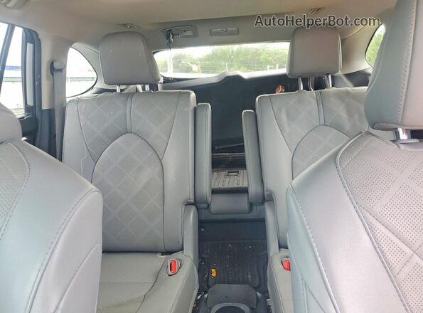 5TDKDRBH5PS513093 2023 TOYOTA HIGHLANDER Серебряный Вид задних сидений