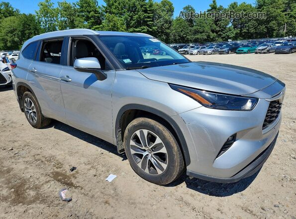5TDKDRBH6PS039946 2023 TOYOTA HIGHLANDER Silver Front right