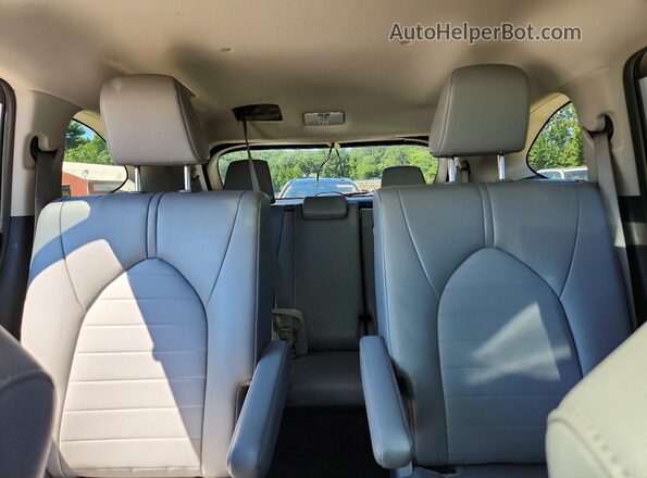 5TDKDRBH6PS039946 2023 TOYOTA HIGHLANDER Silver Rear seats view