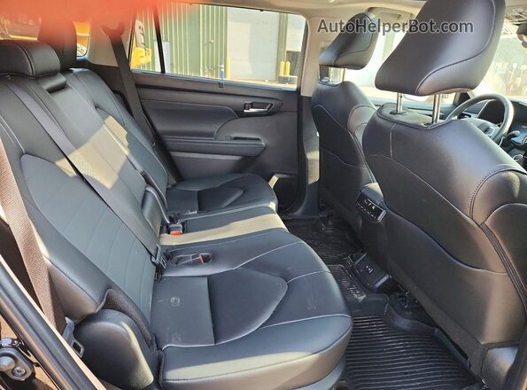 5TDKDRBH9TS606662 2026 TOYOTA HIGHLANDER Black უკანა სალონის ხედი