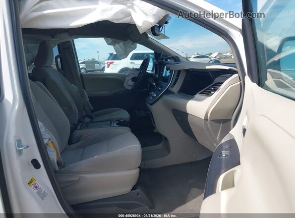 5TDKK3DC4GS712320 2016 TOYOTA SIENNA Белый Вид салона спереди