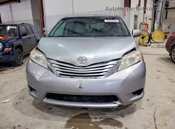 5TDKK3DC4GS720501 2016 TOYOTA SIENNA Gray Vista frontal