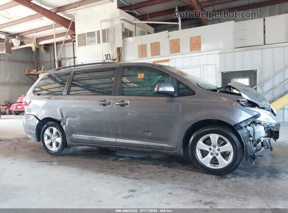 5TDKK3DC5GS720569 2016 TOYOTA SIENNA Gray Widok wnętrza 360 stopni