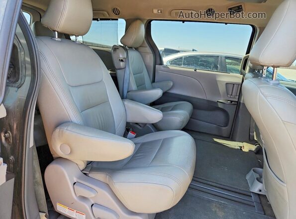 5TDKK3DC6GS727806 2016 TOYOTA SIENNA Gray Rear interior view