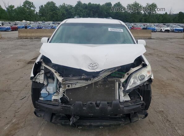 5TDKK3DC8GS718816 2016 TOYOTA SIENNA White Widok z przodu