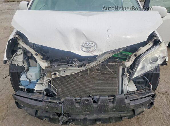 5TDKK3DC8GS718816 2016 TOYOTA SIENNA White Widok komory silnika