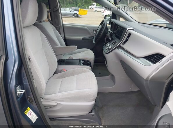 5TDKK3DC9GS722146 2016 TOYOTA SIENNA Blue წინა სალონის ხედი