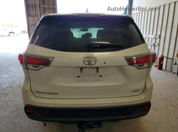 5TDKKRFH2GS143351 2016 TOYOTA HIGHLANDER White Rear view
