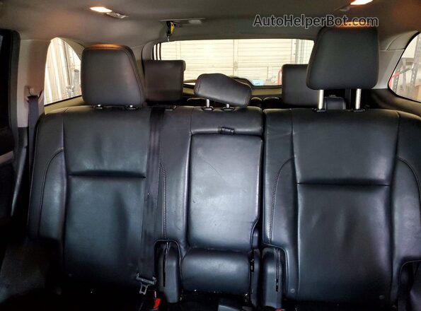 5TDKKRFH2GS143351 2016 TOYOTA HIGHLANDER White Rear seats view