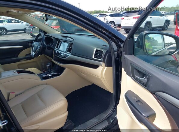 5TDKKRFH3GS176388 2016 TOYOTA HIGHLANDER Black Front interior view