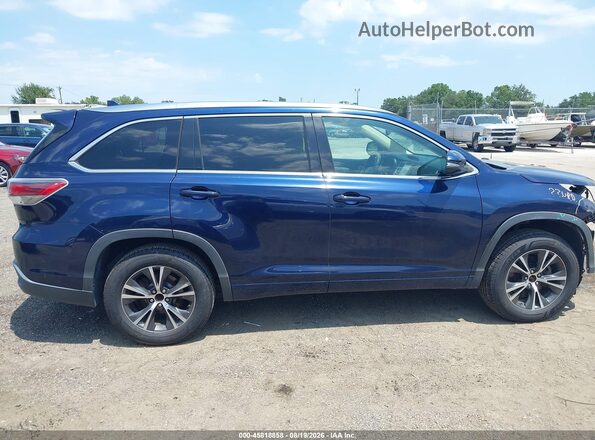 5TDKKRFH9GS138471 2016 TOYOTA HIGHLANDER Blue Вид задньої частини салону