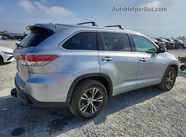5TDKKRFHXGS129617 2016 TOYOTA HIGHLANDER Silver Задня права чверть