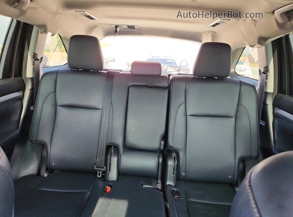 5TDKKRFHXGS129617 2016 TOYOTA HIGHLANDER Silver Вид задніх сидінь