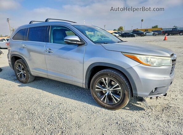 5TDKKRFHXGS129617 2016 TOYOTA HIGHLANDER Silver Передня права чверть