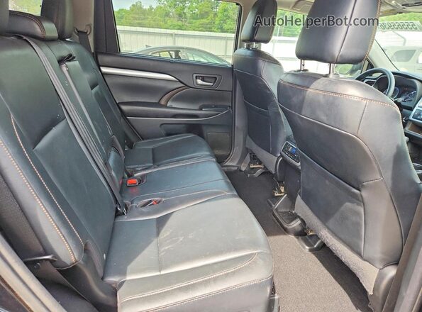 5TDKKRFHXGS158888 2016 TOYOTA HIGHLANDER Black Вид задньої частини салону