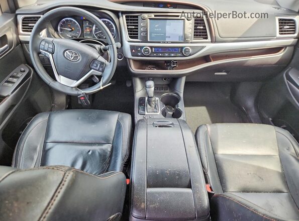 5TDKKRFHXGS158888 2016 TOYOTA HIGHLANDER Black Вид панелі приладів
