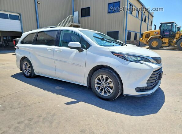 5TDKRKEC2NS077650 2022 TOYOTA SIENNA White Front right