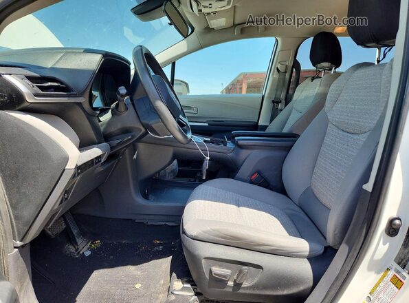 5TDKRKEC2NS077650 2022 TOYOTA SIENNA White Front interior view