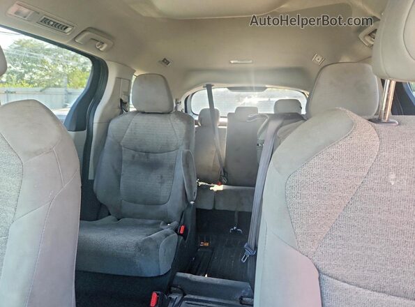 5TDKRKEC3MS073086 2021 TOYOTA SIENNA Silver Rear seats view