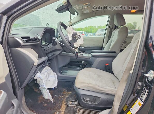 5TDKRKEC3NS096787 2022 TOYOTA SIENNA Черный Вид салона спереди