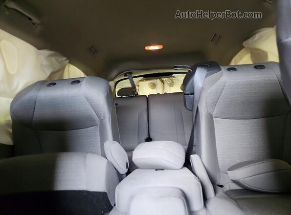 5TDKRKEC5NS100662 2022 TOYOTA SIENNA Red Rear seats view