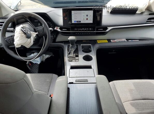 5TDKRKEC7TS296309 2026 TOYOTA SIENNA Синий Вид панели приборов
