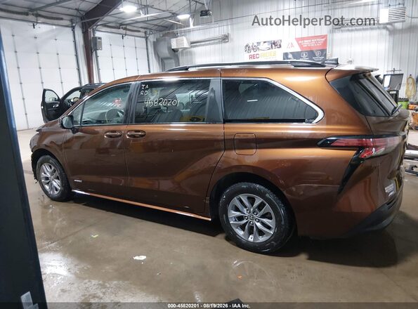 5TDKSKFC1MS038677 2021 TOYOTA SIENNA Brown 