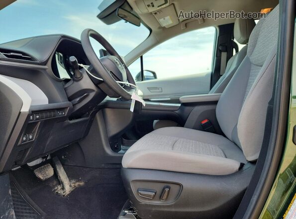 5TDKSKFC1SS180041 2025 TOYOTA SIENNA Зеленый Вид салона спереди
