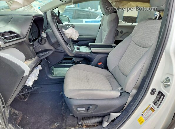 5TDKSKFC7SS165477 2025 TOYOTA SIENNA White წინა სალონის ხედი