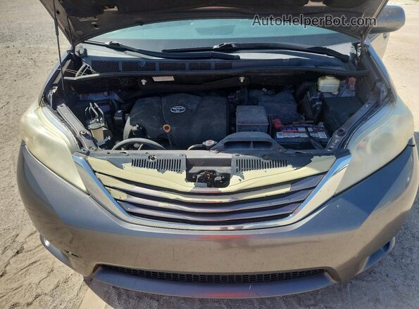 5TDKZ3DC0HS870196 2017 TOYOTA SIENNA Gray Вид підкапотного простору