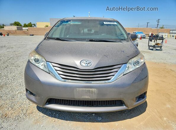 5TDKZ3DC1HS794715 2017 TOYOTA SIENNA Gray Widok z przodu