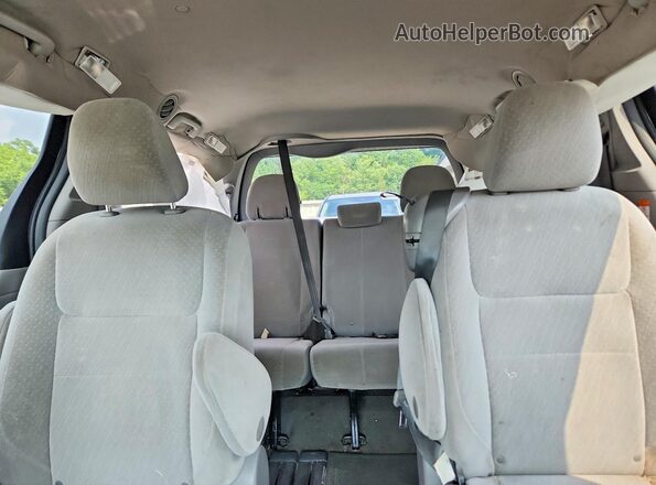 5TDKZ3DC1HS798196 2017 TOYOTA SIENNA Silver Հետևի նստատեղերի տեսք