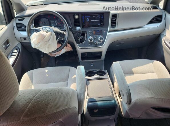 5TDKZ3DC1HS798196 2017 TOYOTA SIENNA Silver Առջևի վահանակի տեսք