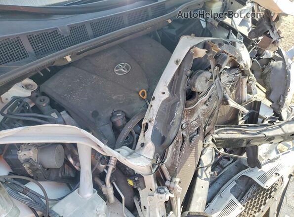 5TDKZ3DC1HS799543 2017 TOYOTA SIENNA White უკანა სალონის ხედი