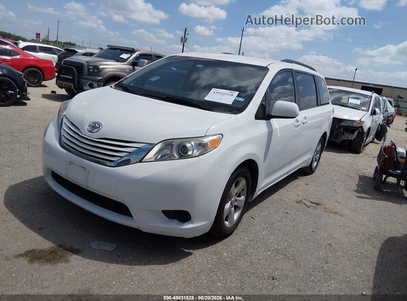 5TDKZ3DC1HS863502 2017 TOYOTA SIENNA White Front left