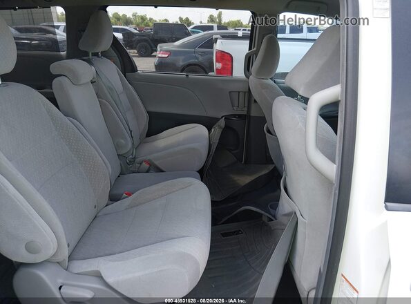 5TDKZ3DC1HS863502 2017 TOYOTA SIENNA White VIN sticker view