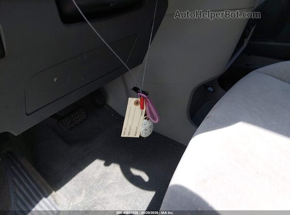 5TDKZ3DC1HS863502 2017 TOYOTA SIENNA White Dashboard view