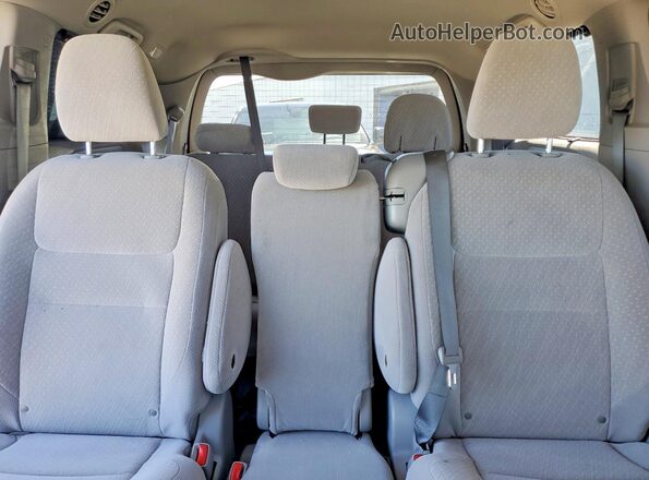 5TDKZ3DC1LS040013 2020 TOYOTA SIENNA Gray Rear seats view
