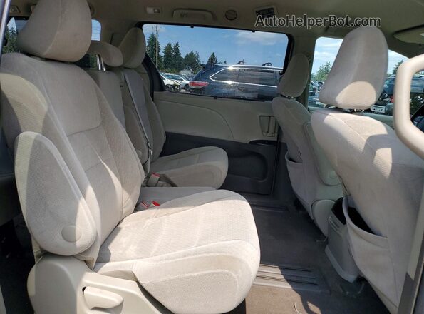 5TDKZ3DC2HS799745 2017 TOYOTA SIENNA Tan Вид задньої частини салону