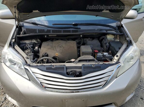 5TDKZ3DC2HS799745 2017 TOYOTA SIENNA Tan Вид підкапотного простору
