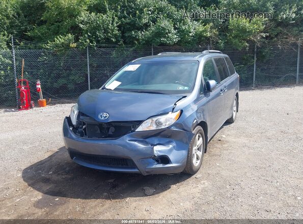 5TDKZ3DC2HS849379 2017 TOYOTA SIENNA Gray Вид спереду